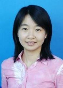 Headshot of Xiaoyue Niu with black hair and pink and white blouse.